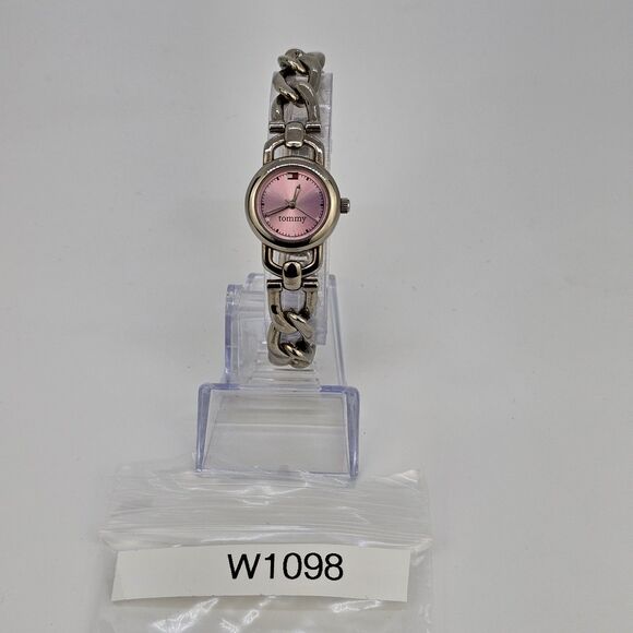 Tommy Hilfiger Women's Watch 22MM Pink Dial Chain Bracelet Band 7" New Battery - Picture 10 of 10